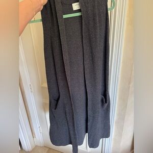 Wilfred Aritzia Charcoal Knit Sleeveless Vest